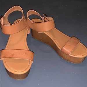 Platform sandals